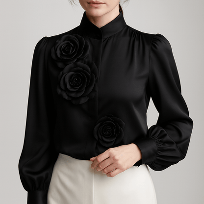 Nordori | Højhalset hvid bluse med 3D rose accenter